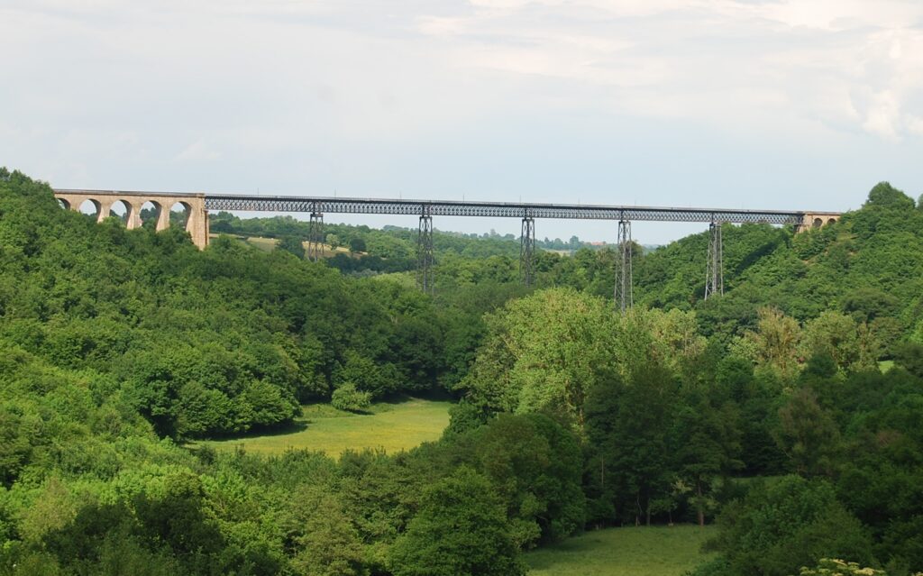 viaduc de la Bouble plan large paysage